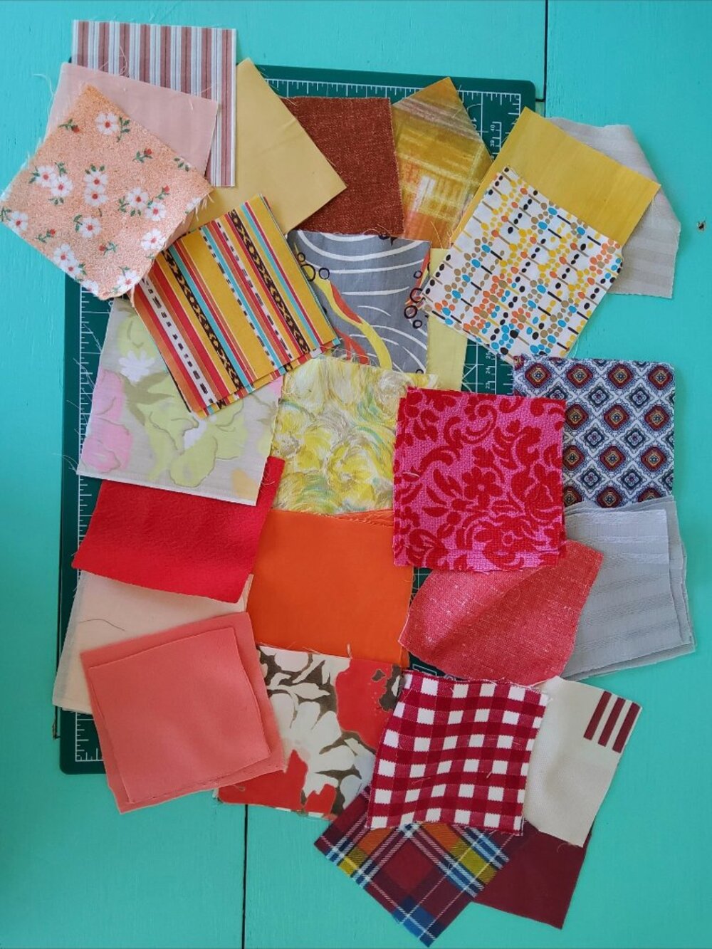 Fabric Destash Bundle, Quilting Squares, Vintage Fabric Scraps, Sewing - Picture 1 of 9
